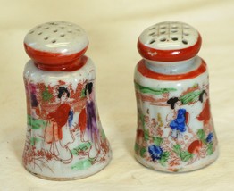 Asian Salt &amp; Pepper Shakers Japanese Geisha Girls Japan - $276.61 MXN