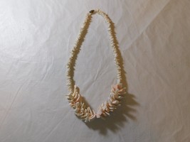 Unbranded Pieces of Shell Necklace White &amp; Pink Women&#39;s 18&quot; Pre-owned - £14.20 GBP