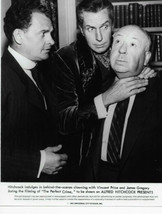 ALFRED HITCHCOCK PRESENTS  VINCENT PRICE  &amp; ALFRED HITCHCOCK  8X10 PHOTO - $10.00
