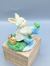 Russ Easter Bunny Rabbit Rites of Spring Figurine with Frogs - $68.54 MXN