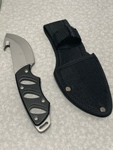 Frost Cutlery 1682-1B Guthook Bowie Knife Hunting Skinner Fixed Blade Sheath W1 - $24.35