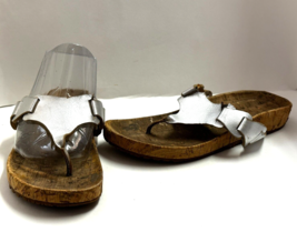 Sandal Thong Metallic Silver leather Women size 8 - $16.00