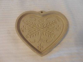 2000 Pampered Chef Anniversary Heart Cookie Mold Family Heritage Stoneware - $30.00