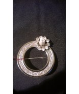 Oval Gold Tone Decorative Brooch with Rhinestones and White Rose - $9.64 CAD
