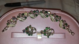 Vintage Green Aurora Borealis Crystal Leaf Earrings &amp; Bracelet  By Coro,... - $1,450.78 MXN