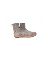Handmade Outdoor Boots With Rubber Sole in Natural brown - Made From Pur... - €76,11 EUR