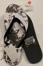 Womens Flip Flops West Loop Black White  Size Small 5/6 New - $4.99