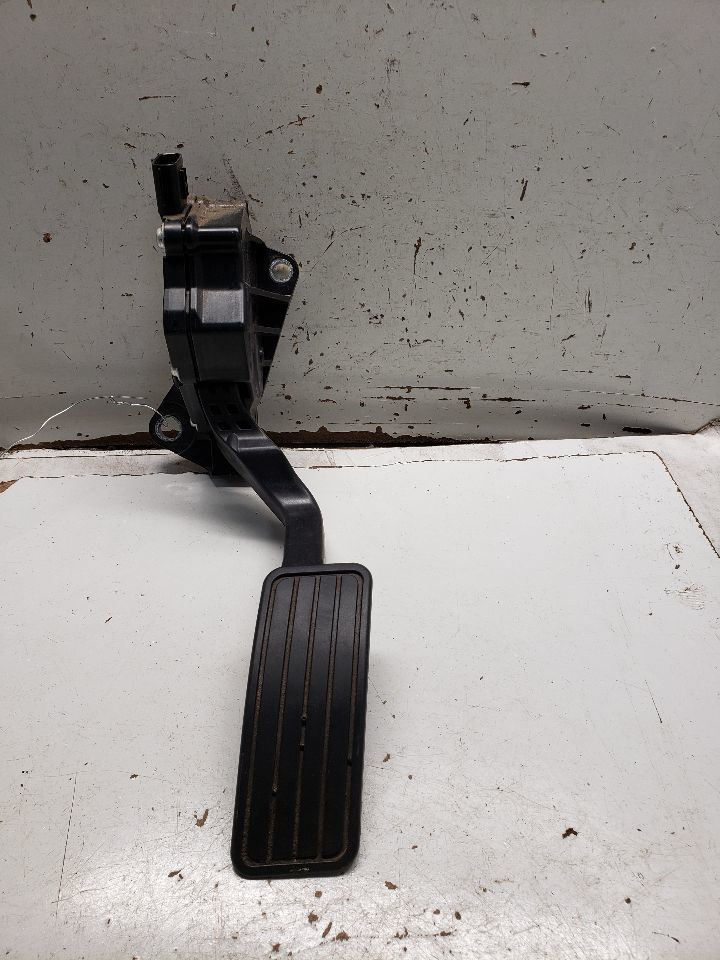 IMPREZA   2006 Accelerator Parts 1324543 - $39.60