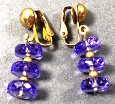 VTG gold tone metal purple faceted lucite beaded tier drop clip earrings - £15.19 GBP