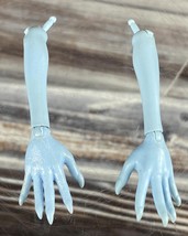 Monster High Doll Skull Shores - Abbey Bominable - Forearms &amp; Hands - £11.59 GBP