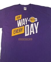 LA Lakers Opening Night 2016 T-Shirt Purple NBA Basketball Tee Mens XL Gildan image 2