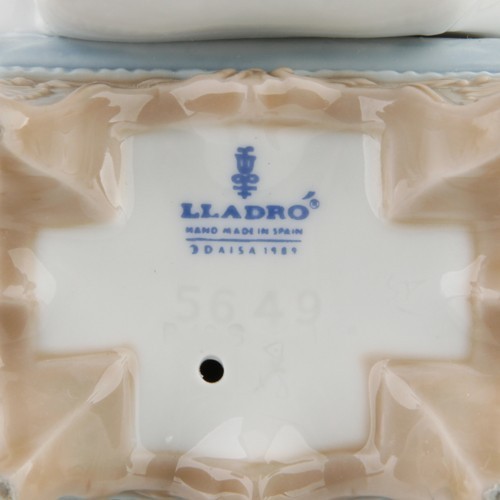 Lladro #5649 "Nothing to Do" Figurine, Young Bored Girl Sitting on Stool Retired Item image 4