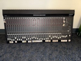 Mackie SR32-4 32-Channel 4-Bus Mixer NEEDS TUNEUP, STILL OPERATIONAL - €149,80 EUR