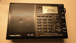Vintage Realistic DX-380 Compact Fm STEREO/AM/LW/SW Portable Worldwide Radio - £43.51 GBP