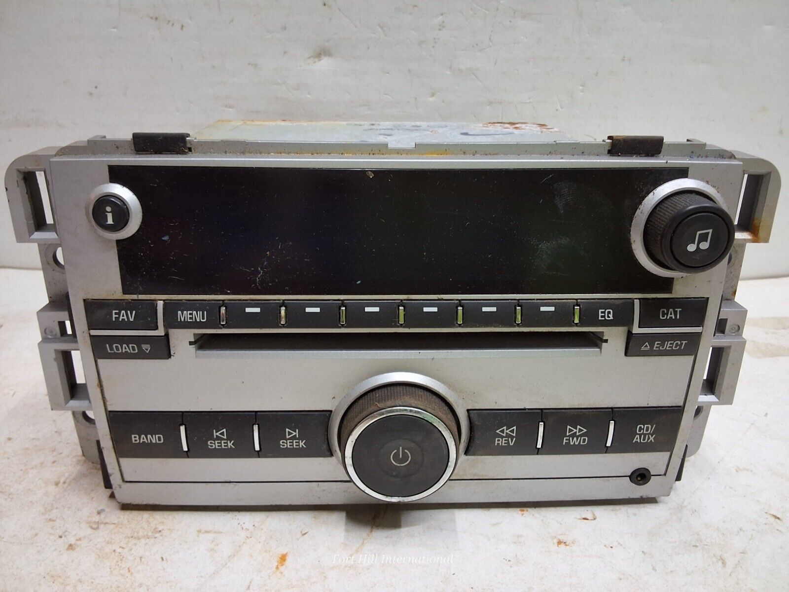 07 Chevrolet equinox AM FM CD radio receiver OEM 15945857 - $34.64