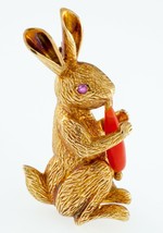 Tiffany &amp; Co. Vintage 18k Yellow Gold Figural Rabbit Brooch w/ Coral Carrot - £3,115.24 GBP