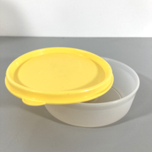 Tupperware 1286-15 Clear Bowl with 5227A-4 Yellow Snap Lid - $3.15