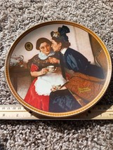 Norman Rockwell &quot;Gossiping in the Alcove&quot; Vintage Limited Collector Plate 8661N - £6.38 GBP