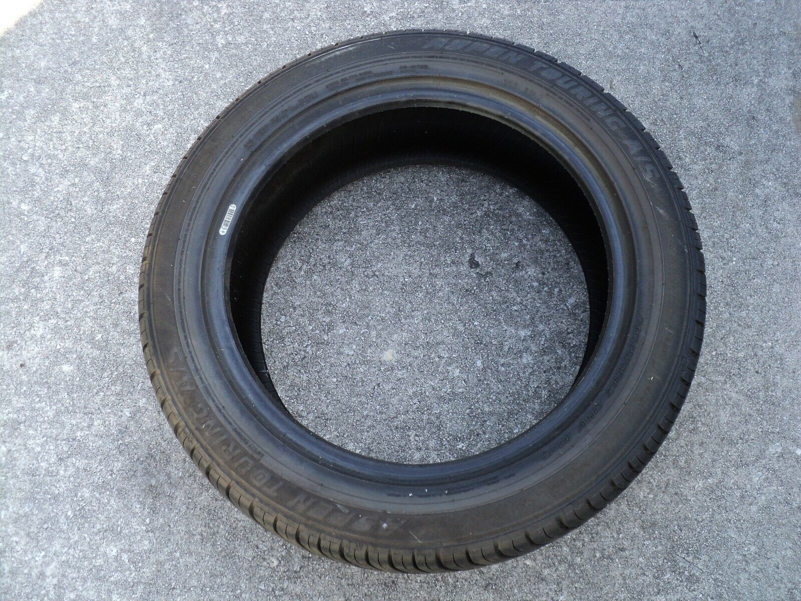 TIRE 215/55/17 ASPEN TOURING *VERY NICE* LOCAL PICKUP ONLY - $35.00