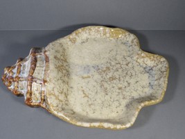 Studio Art Pottery Conch Shell Shallow Platter Dish Tan &amp; Brown Glazed 9&quot; x 9.5&quot; - £12.64 GBP