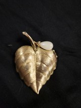 Vintage Avon Gold Tone Leaf Compact Perfume Lotion Pin Brooch - $19.09 CAD
