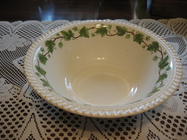 Harker Pottery-Royal Gadroon Ivy Vine-Round Vegetable Bowl-8.75 in-1940&#39;s-USA - £11.19 GBP