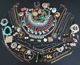 85 pc costume jewelry lot - 925 Coro Trifari JJ Chloe &amp; Isabel Turin Emmons BSK - £234.54 GBP