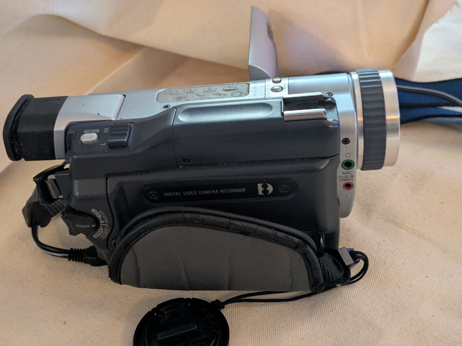 Sony Handycam DCR-TRV530 Digitale 8 Camcorder Trasferimento Nightshot 25x Lavoro Item image 4