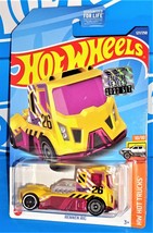 Hot Wheels Factory Set 2022 HW Hot Trucks Rennen Rig Yellow &amp; Magenta - $2.97