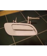 1995 1996 1997  CONTINENTAL RIGHT REAR DOOR HANDLE Ivory - $1,591.05 MXN