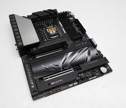 ASUS ROG CROSSHAIR X870E HERO AMD AM5 ATX Motherboard image 2
