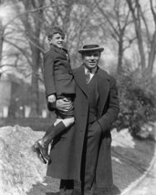 Heavyweight boxer Jack Dempsey with son at White House Photo Print - £6.80 GBP