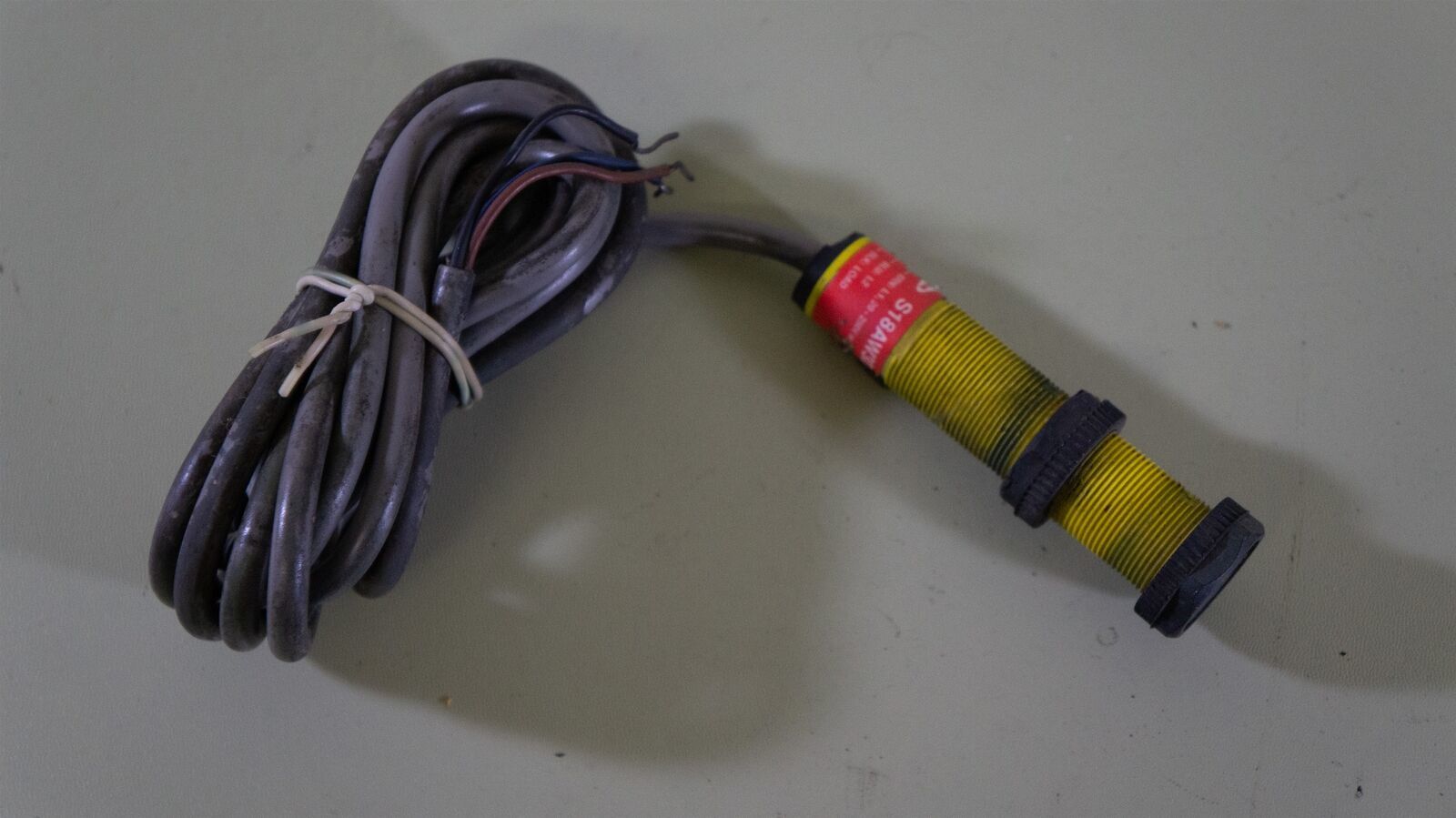 Banner Engineering S18AW3D Photoelectric Sensor - $29.37