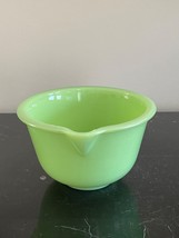 Vintage Glow Jadeite Glass 6.5&quot; Mixing Bowl with Poring Spout - £93.95 GBP