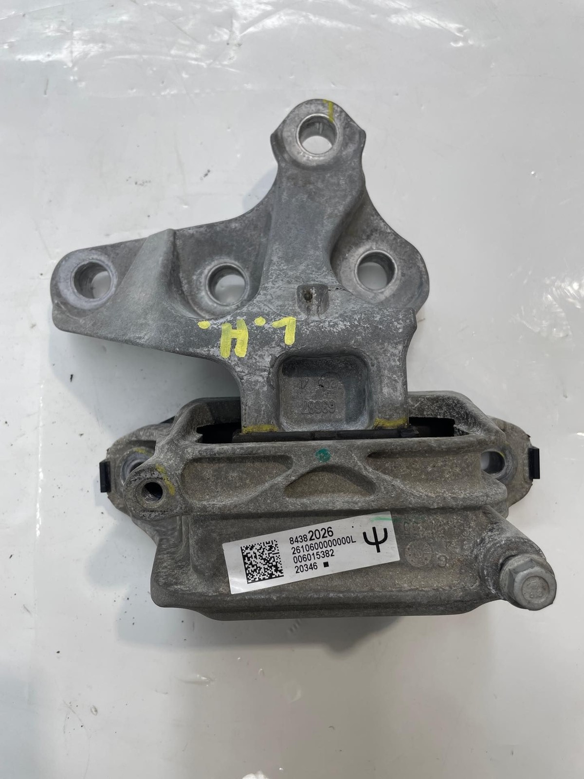 2021 Chevy Traverse LT 3.6L LH Driver Transmission Frame Mount 84382026 OEM Item image 2