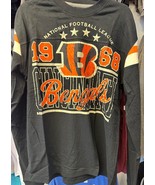 NEW BENGALS Long sleeve Shirt Distressed PAY Dirt NFL Licensed APPAREL - $560.03 MXN