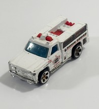Hot Wheels 1/64 Scale Loose White Rescue Ranger Fire Truck Bomb Squad - $37.44 MXN