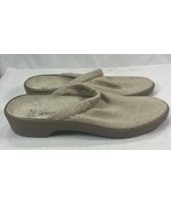 Arcopedico Women’s Shoes Size 8 Gold Knit Slip On Flats - $405.28 MXN