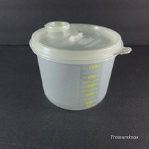=Tupperware #1493 Round Saver (w/ Lids) #563 Measuring Cup - £2.34 GBP