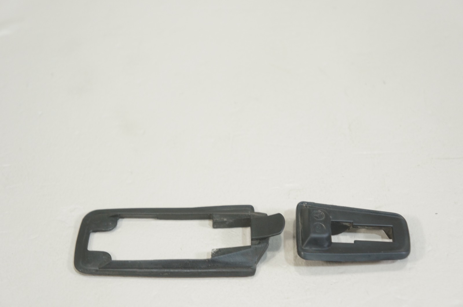 94-02 mercedes r129 sl320 sl500 left driver exterior door handle rubber seal 2pc Item image 9