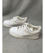 Nike Air Force 1 Shoes Sneakers Men&#39;s Size 9 O2132-102 Walking Jogging KG - $843.26 MXN