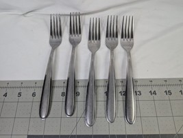 Oneida Peninsula Castle Jordan Laura Dinner Forks Lot of 5 - $20.66