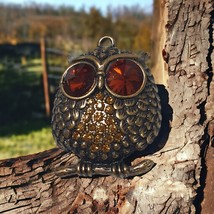 Rhinestone Owl 1.5&quot; Necklace Pendant Orange Brass Tone Aviary Bird Collector - $14.03