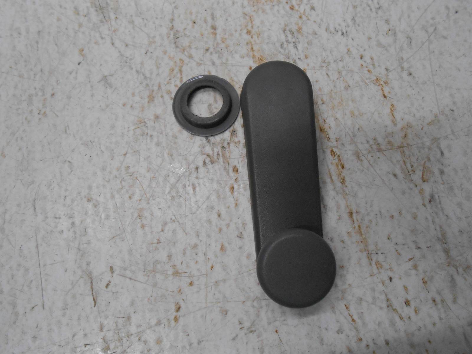 2004-2011 Chevrolet Aveo Manual Window Crank - $19.99