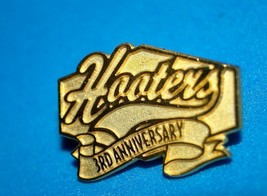 Hooters Restaurant Girl Waitress Staff 3 Year Anniversary Service Lapel Pin - £12.04 GBP