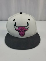 Chicago Bulls White  Inside stuff New Era Fitted Hat 7 3/8 - £12.76 GBP