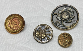 4 Antique Round Metal Dress Buttons Flowers Berries Wheat More 7/8 to 3/... - $267.66 MXN