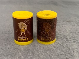 Vintage Morton Pepper Shakers Salt &amp; Pepper Set 1970s - $16.88