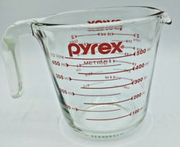 Pyrex  2 Cup 16oz 500 ml Glass Measuring Cup Red Letters Made in USA... - $12.86