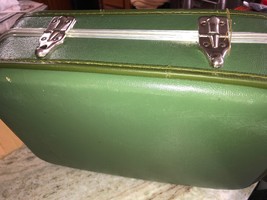 Rare Vintage Collectible Green Suitcase With Cushion Linning For Valuables - $117.69